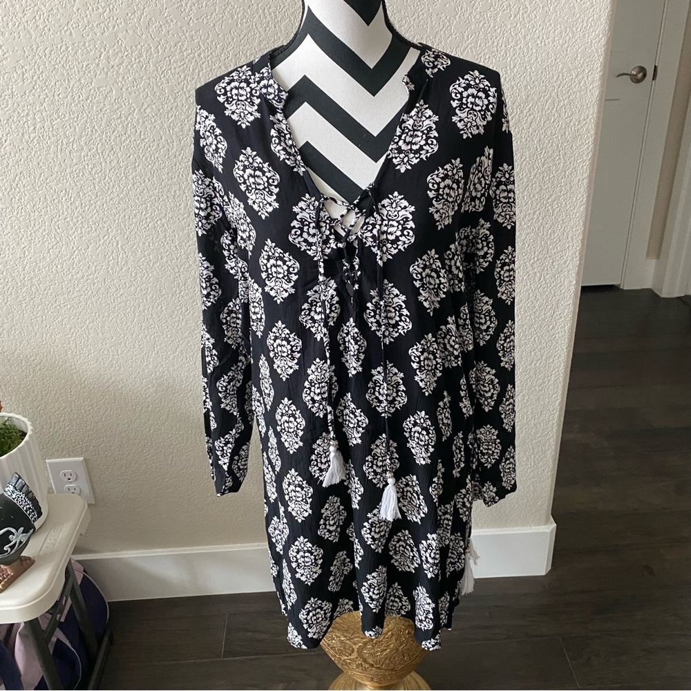 blue island || new rayon black and white paisley lace up cover up